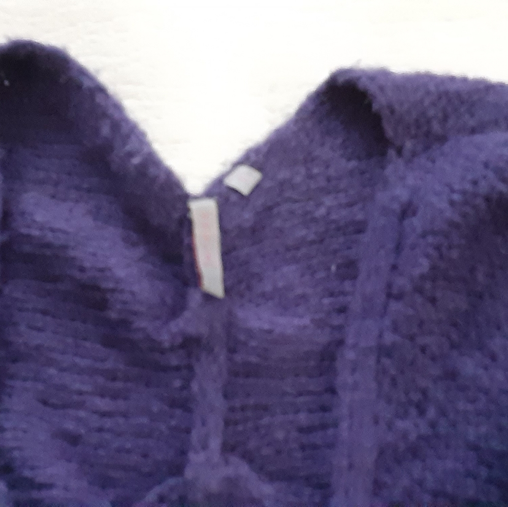 Sweater - Picture 4 of 5